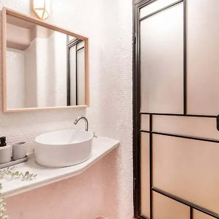 Marvellous Design Old Town Apartment